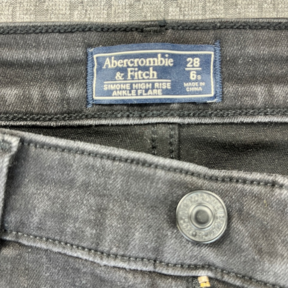 Abercrombie/Fitch High Rise Ankle Flare Women‎ 6/28X25 new without tags Raw Hem